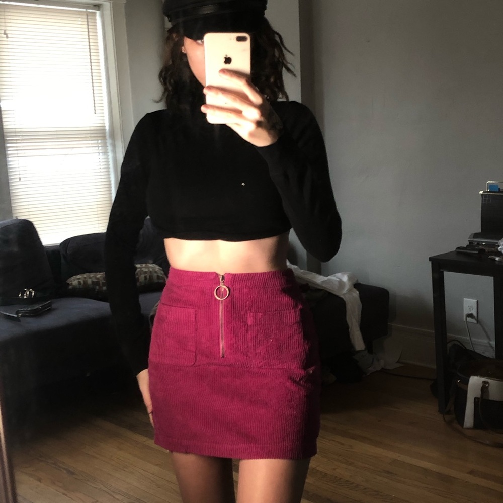 Magenta zip up skirt with pockets!!